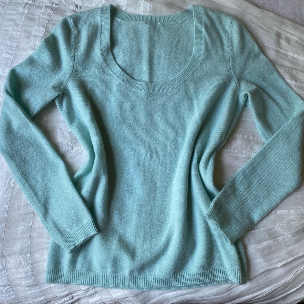 Pure cashmere robin egg blue sweater